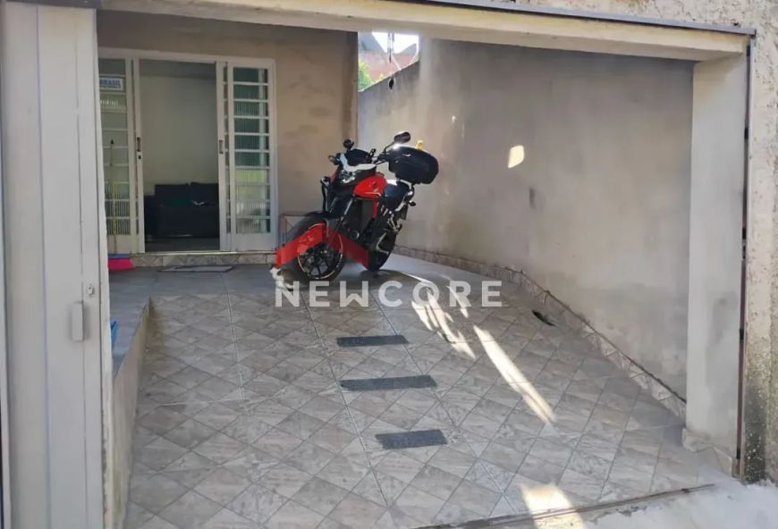 Casa em Rua Zilda Ferreira de Pinho - Maria Antonieta Mello Azevedo (São Benedito) - Santa Luzia/MG