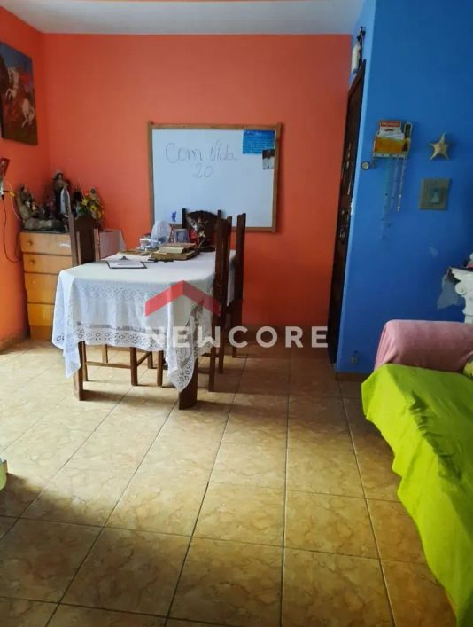 Apartamento em Avenida Amália Caldas Vargas - Maria Antonieta Mello Azevedo (São Benedito) - Santa L