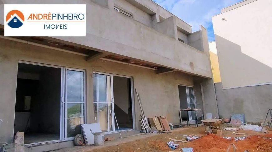 Ótima casa à venda no Bairro Petrópolis, Santa Luzia/MG, com cerca 67 m² por R$ 250.000