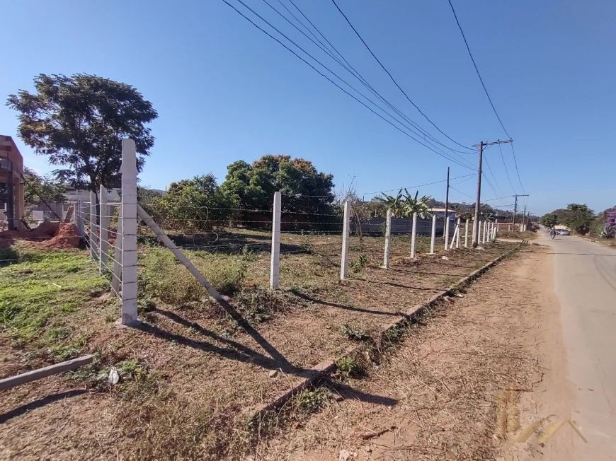 Lote de Esquina Plano com mais de 530 mts - R$ 80.000,00 Aceita carro como parte de pagamento - Bair
