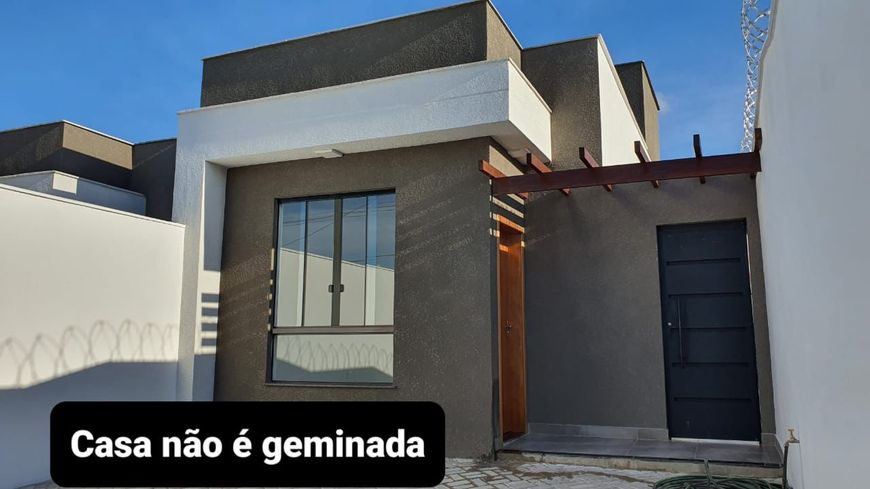 Casa totalmente individual, com 3 quartos, 2 banheiros, localizada no Novo Centro, Santa Luzia.