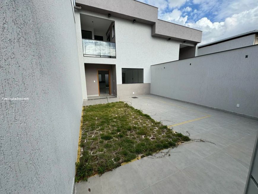 Casa para Venda em Santa Luzia, Liberdade, 3 dormitórios, 1 suíte, 3 banheiros, 2 vagas