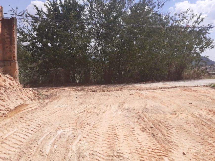 LOTE BARATO em Sta. Luzia. Registrado