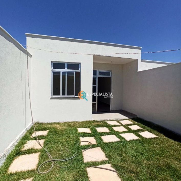 Casa com 2 quartos à venda, 54 m² por R$ 299.000 - Petrópolis - Santa Luzia/MG