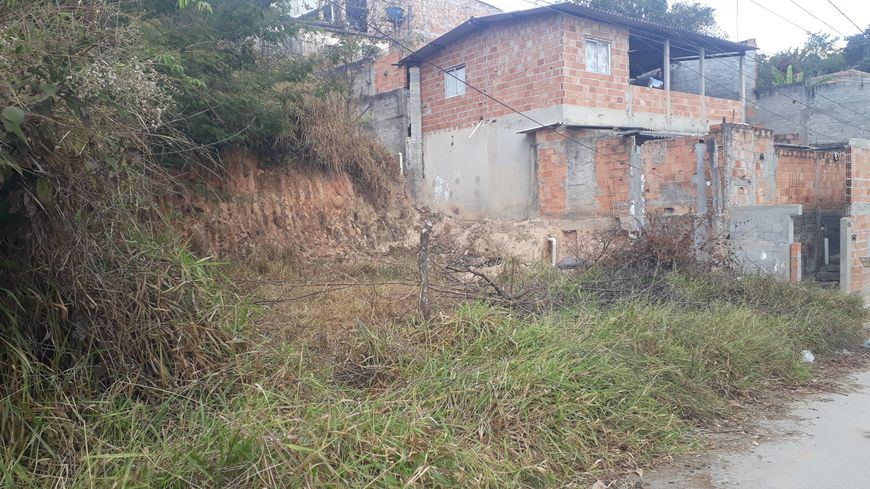 Vendo ou troco por carro lote registrado barato com 360 mts registrado em Sta. Luzia