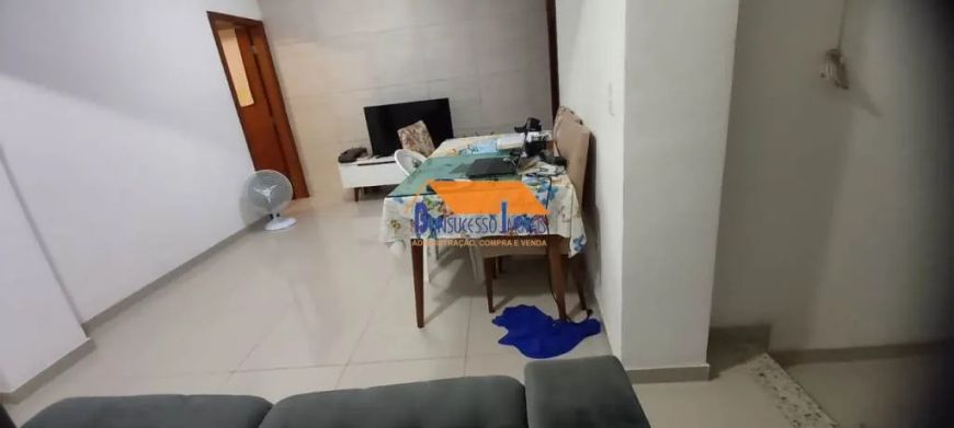 01 casa de 2 quartos cada uma no Bairro Conjuto Cristina em Santa Luzia