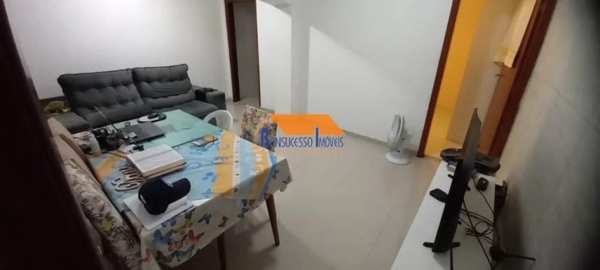 01 casa de 2 quartos cada uma no Bairro Conjuto Cristina em Santa Luzia