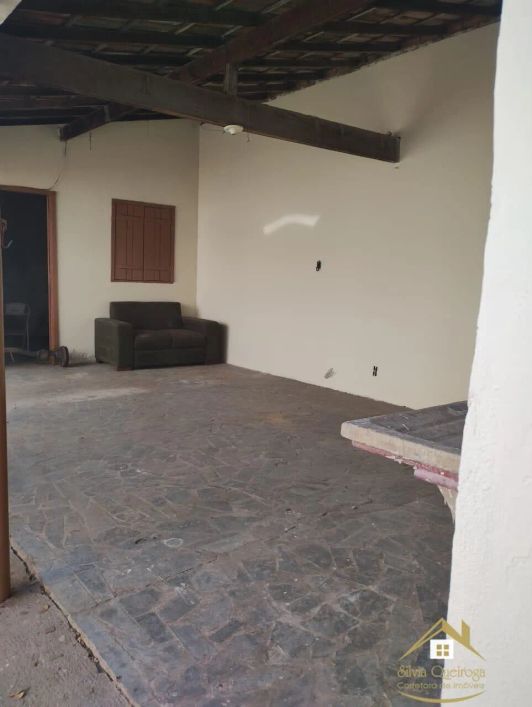 Casa de Alvenaria de esquina - Adeodato