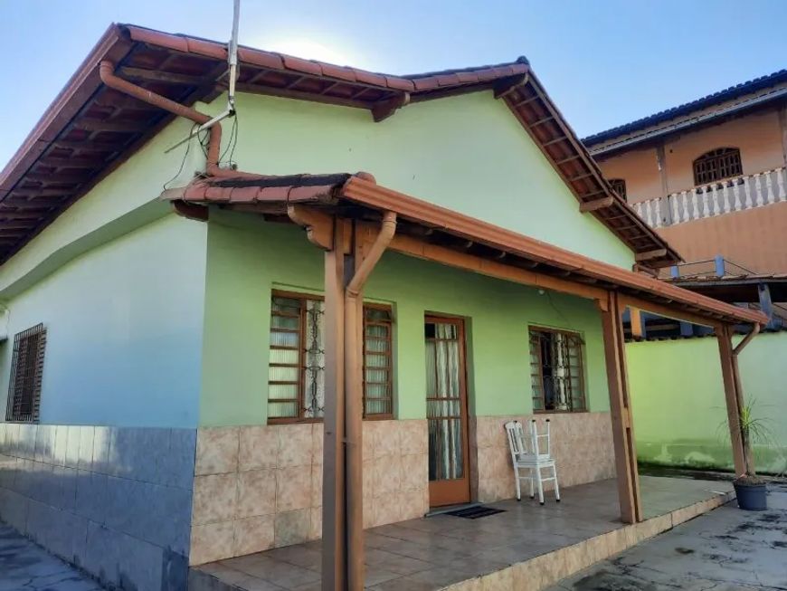 Casa Térrea com Habite-se em Lote Plano de 646 m² - Estuda Troca por Apartamento em BH - Bairro Lond