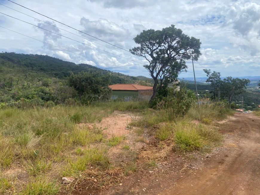 Imóvel para venda possui 4039 metros quadrados em Condomínio Rural Canto da Serra - Santa Luzia - MG