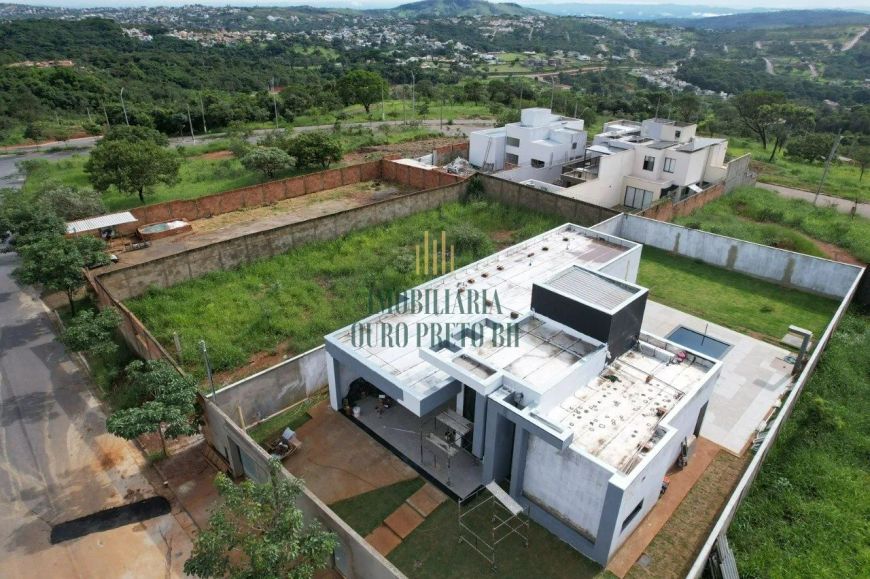 Casa a venda com 3 quartos, 170m² e com 4 vagas no bairro Vila dos Ipês em Lagoa Santa