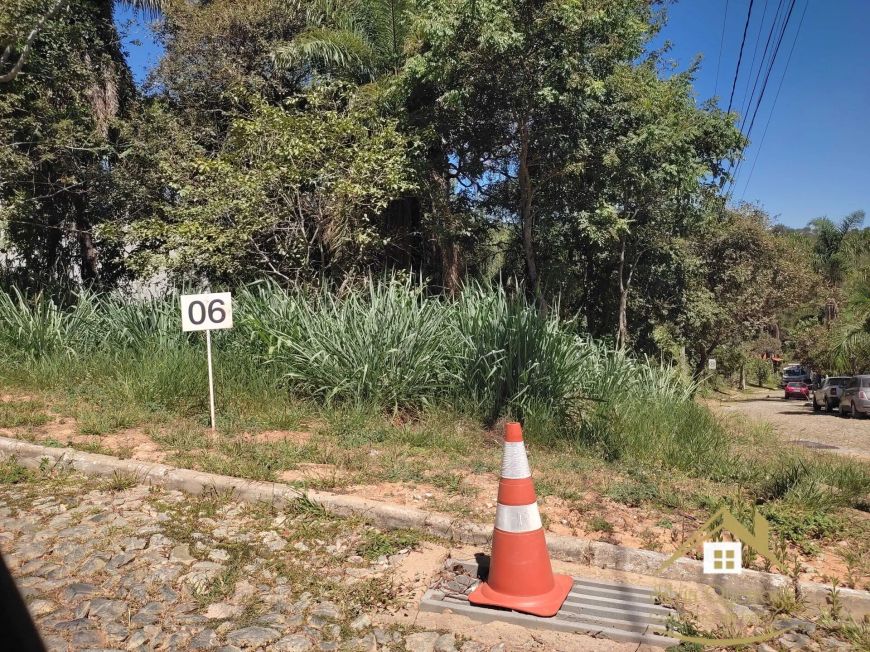 Lote de esquina no Condomínio Vale do Tamanduá