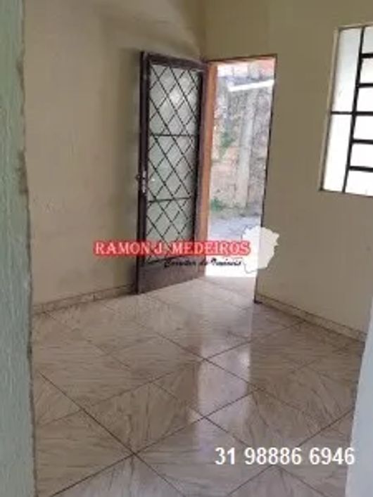 Vendo, financio Casa 2 quartos em lote de esquina 330m² no Conj. Resid. CRISTINA em Stª LUZIA MG.