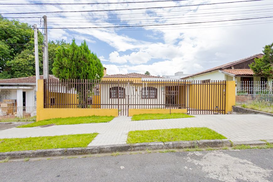 CASA com 3 dormitórios à venda com 206.43m² por R$ 974.900,00 no bairro Bom Retiro - CURITIBA / PR