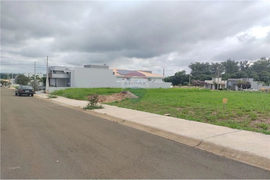 Terreno Ideal em Cosmópolis: Invista no Seu Futuro!