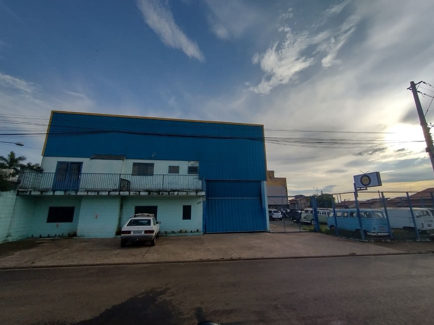 Barracão comercial com 1.192,60m², na Vila Kalil, em Cosmópolis-SP.