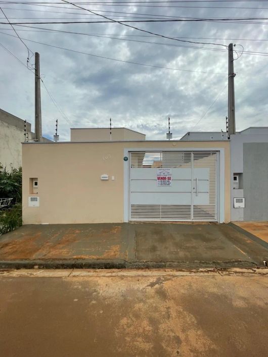 Casa 2 quartos (1 suíte), em Cosmópolis-SP. Doctos ok. Valor competitivo.