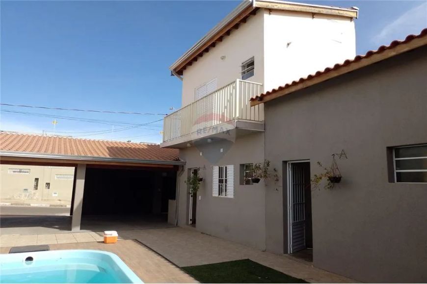 Linda casa à venda no bairro Rossetti