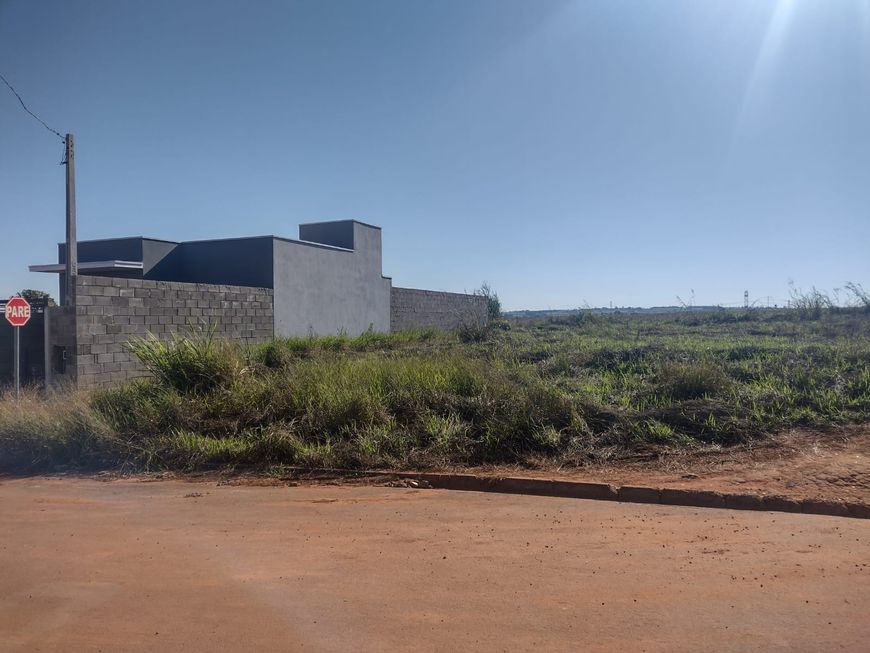 Terreno no residencial Dona Chiquinha, em Cosmópolis-SP.
