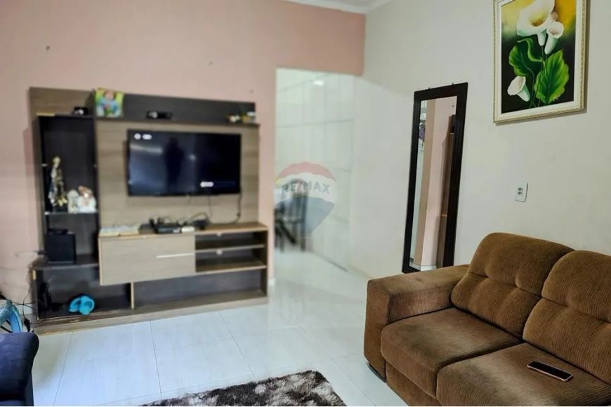 VENDE CASA COM 1 SUITE E 1 QUARTO