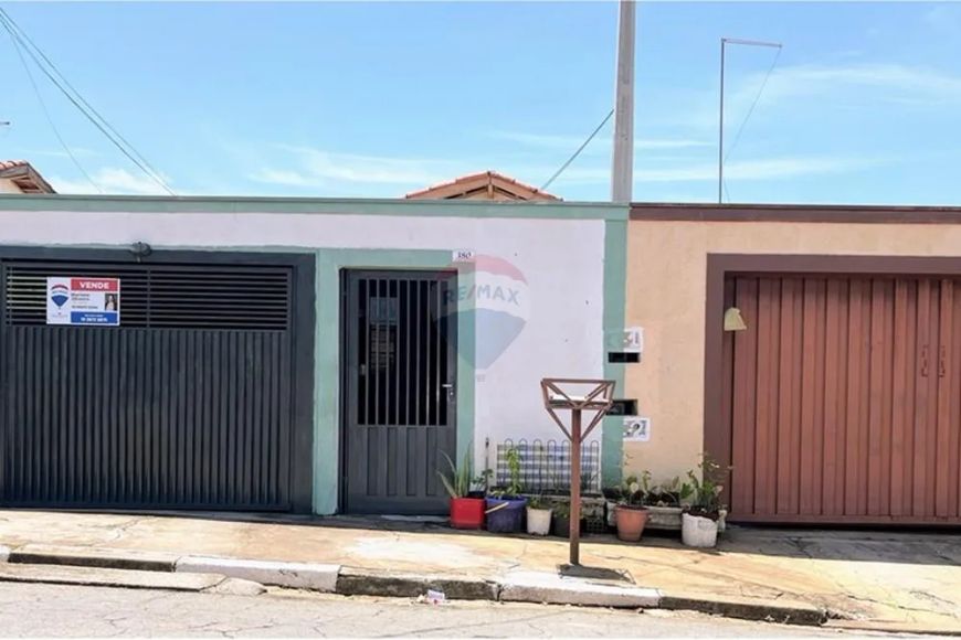 Casa Residencial à Venda em Cosmópolis, SP