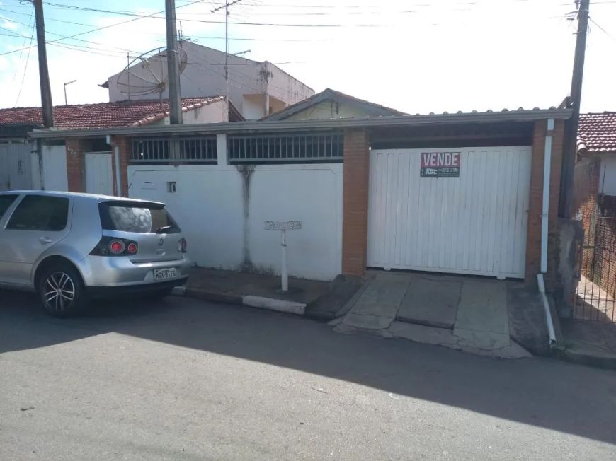 Casa à venda no Conj. Hab. 30 de Novembro