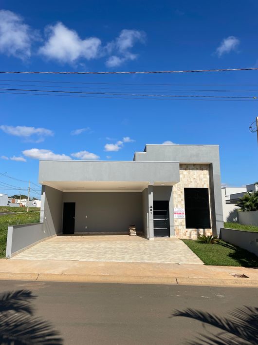 Casa nova no cond. Cidade Jardim, em Cosmópolis-SP. Aceita permuta com imóvel de menor valor.