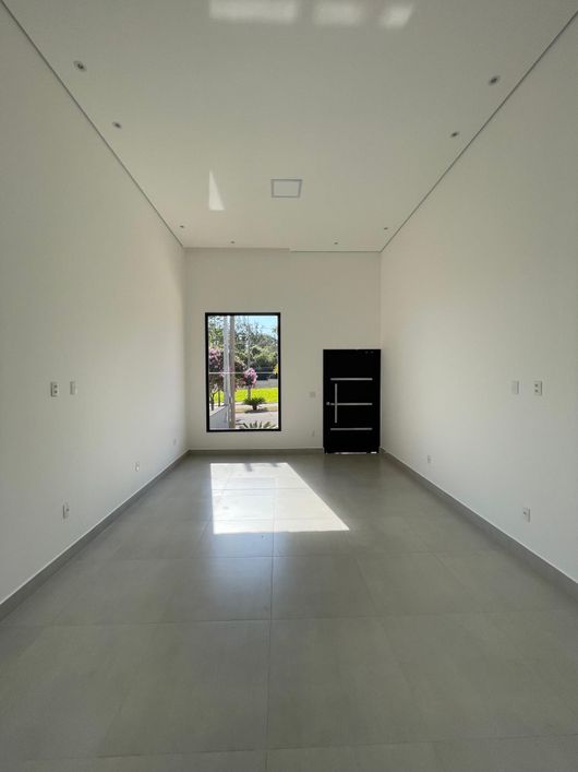 Casa nova no cond. Cidade Jardim, em Cosmópolis-SP. Aceita permuta com imóvel de menor valor.