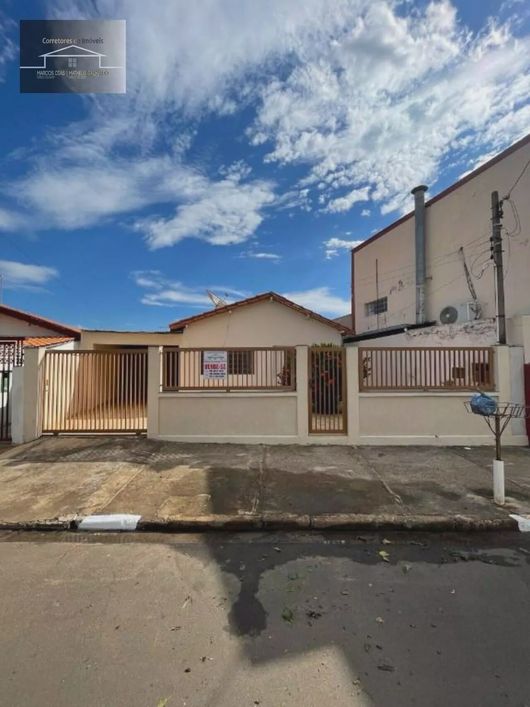 Casa na Vila Kalil, em Cosmópolis-SP. Terreno de 364,50m².