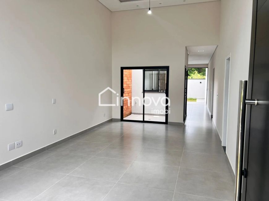 Casa Térrea a venda com 3 suítes, ampla sala e espaço gourmet no condomínio Residencial Cidade Jardi