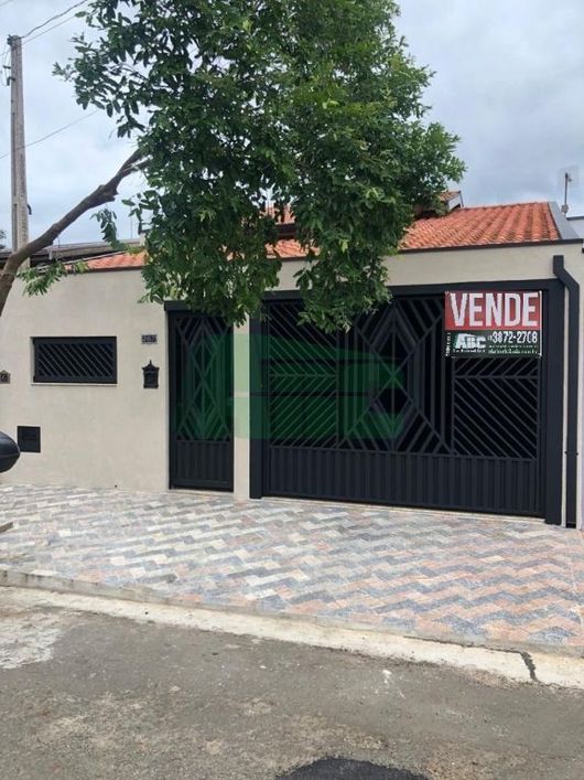 Casa à venda no Bairro Vila Nova em Cosmópolis