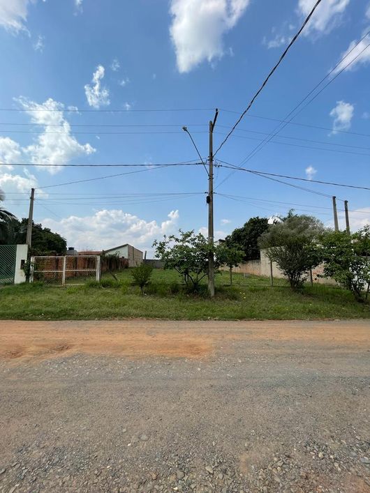 Lote com poço artesiano, poste padrão CPFL, área de 1.000m², Nova Campinas, Cosmópolis-SP.