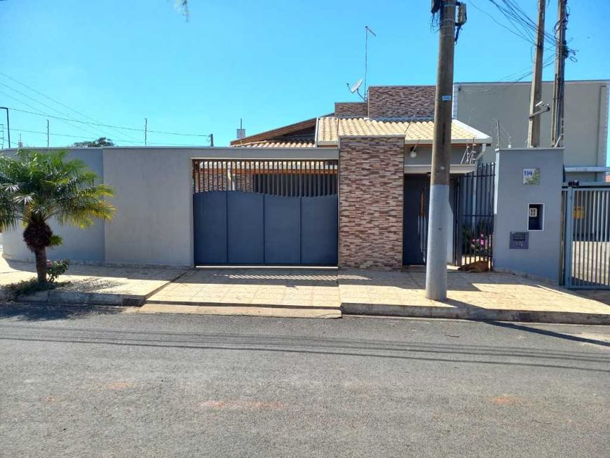 Venda de Casas / Padrão na cidade de Cosmópolis