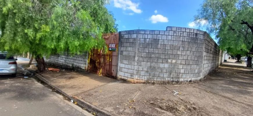 Venda de Terreno / Padrão na cidade de Cosmópolis