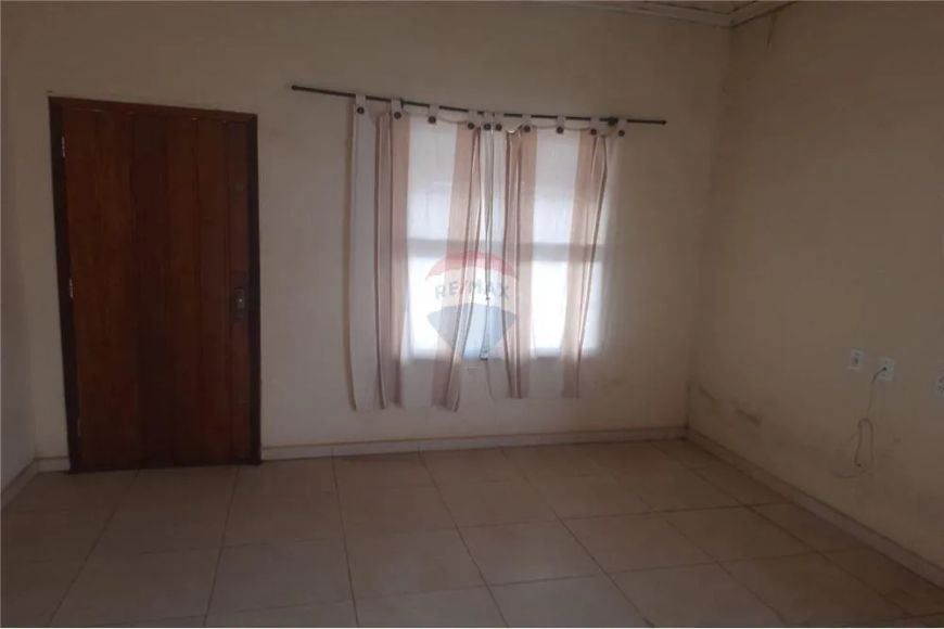 CASA Á VENDA COM ÓTIMA LOCALIZAÇÃO!