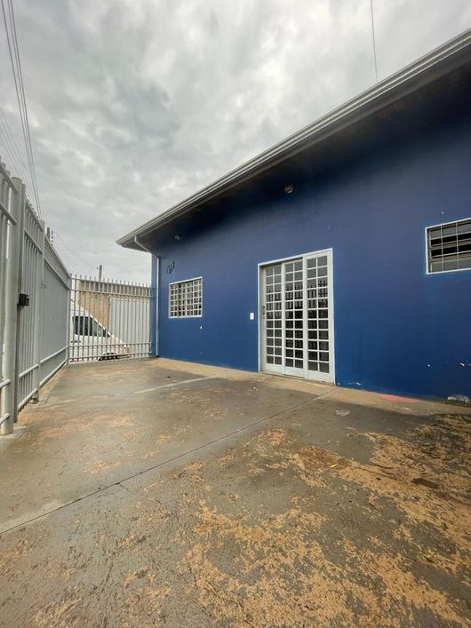 Barracão comercial de 474m², na saída da cidade de Cosmópolis-SP.