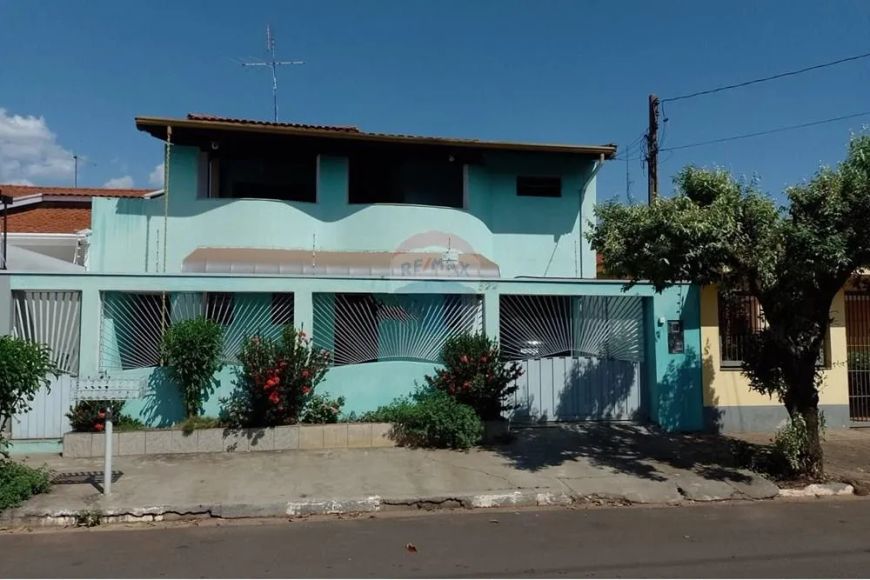Sobrado á venda em Cosmópolis