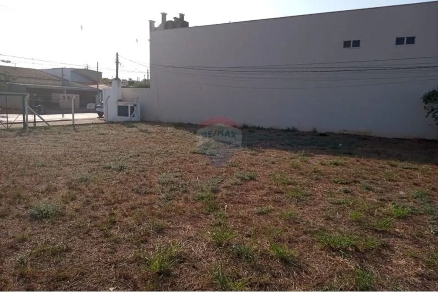 TERRENO A VENDA
