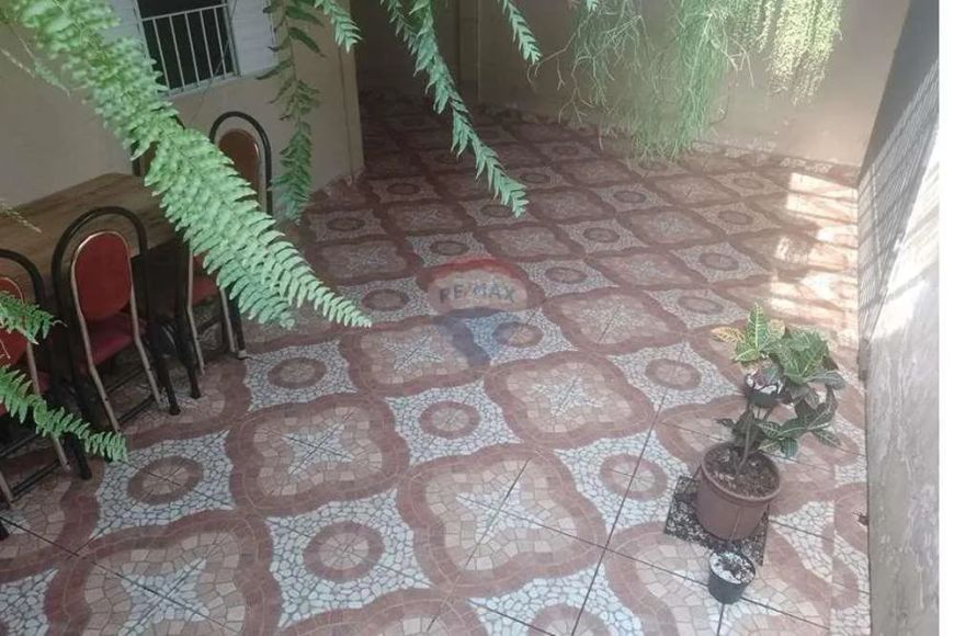 Casa com 4 quartos, 2 suítes