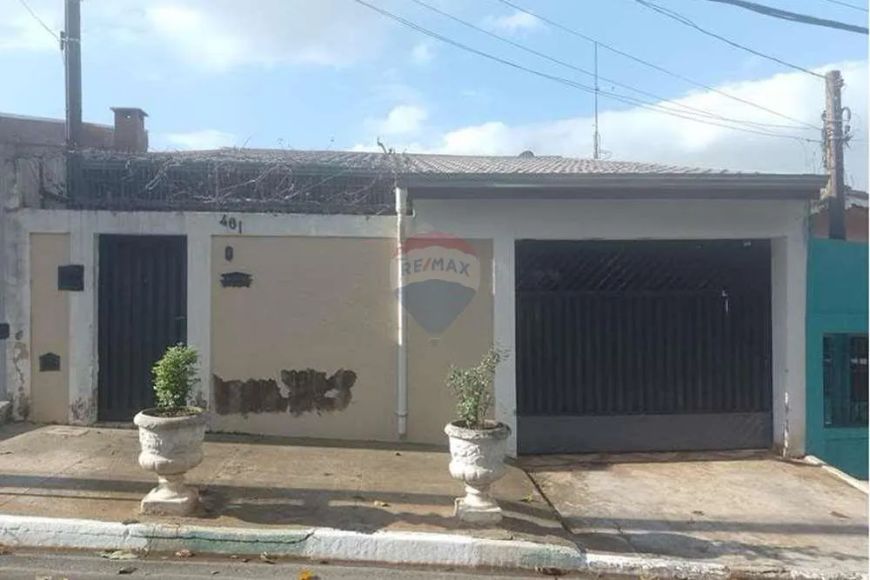Casa com 4 quartos, 2 suítes