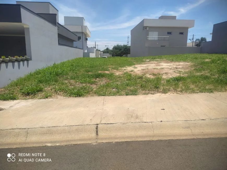 Terreno à venda no Residencial Cidade Jardim em Cosmópolis