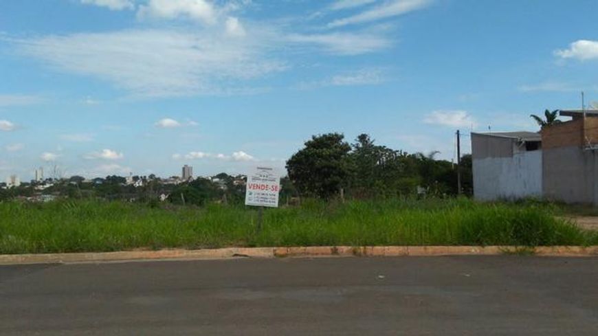 Terreno no Parque dos Girassóis em Cosmópolis-SP, aceita caminhão!!! (TE0065)