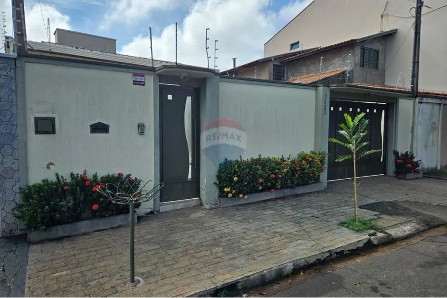 "Residência Aconchegante no Coração de Cosmópolis"