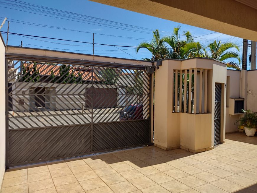 Casa com 3 quartos, na Vila Kalil, em Cosmópolis-SP