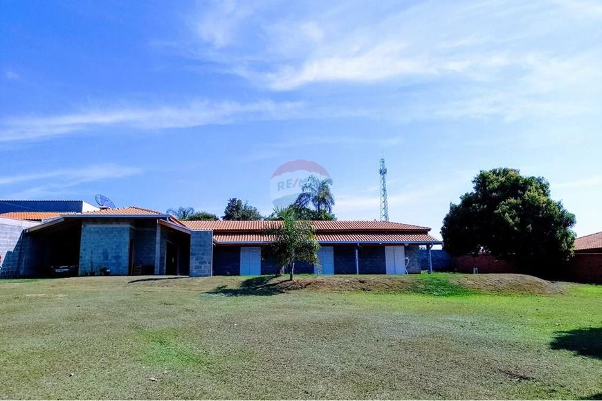 Fazenda/Sítio com 2 Quartos, 1 Suíte, Piscina