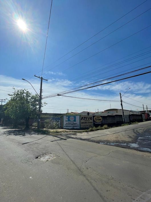 Terreno de esquina com 1.418,15m², na R. Monte Castelo, em Cosmópolis-SP.