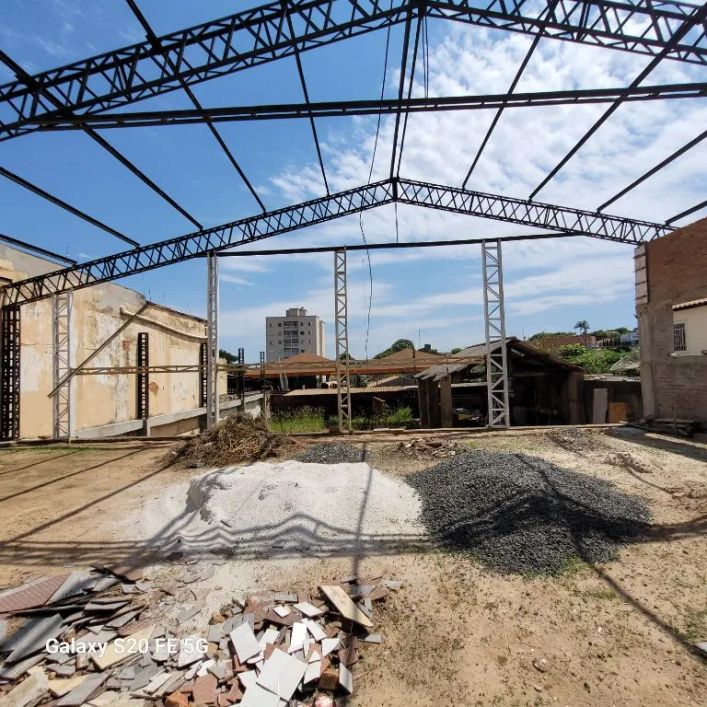 Terreno comercial à venda no Centro de Cosmópolis