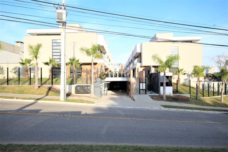 Sobrado à venda em condomínio no Santo Inácio