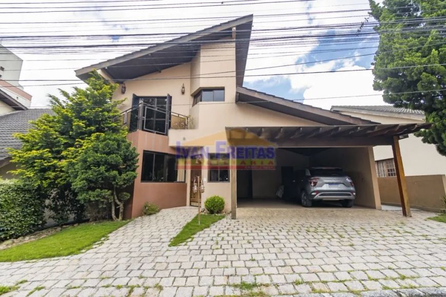 MARAVILHOSA RESIDÊNCIA EM LOCALIZAÇÃO NOBRE!!!