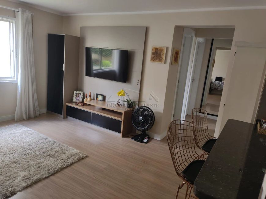 Apartamento reformado localizado no bairro Campina do Siqueira, com 2 dormitórios - 59m2